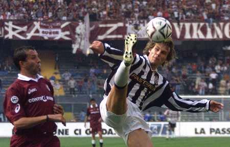 决定了谁更 决定了谁更